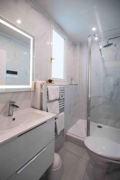 La Suite 7 Gite Urbain Charleville-Mézières エクステリア 写真