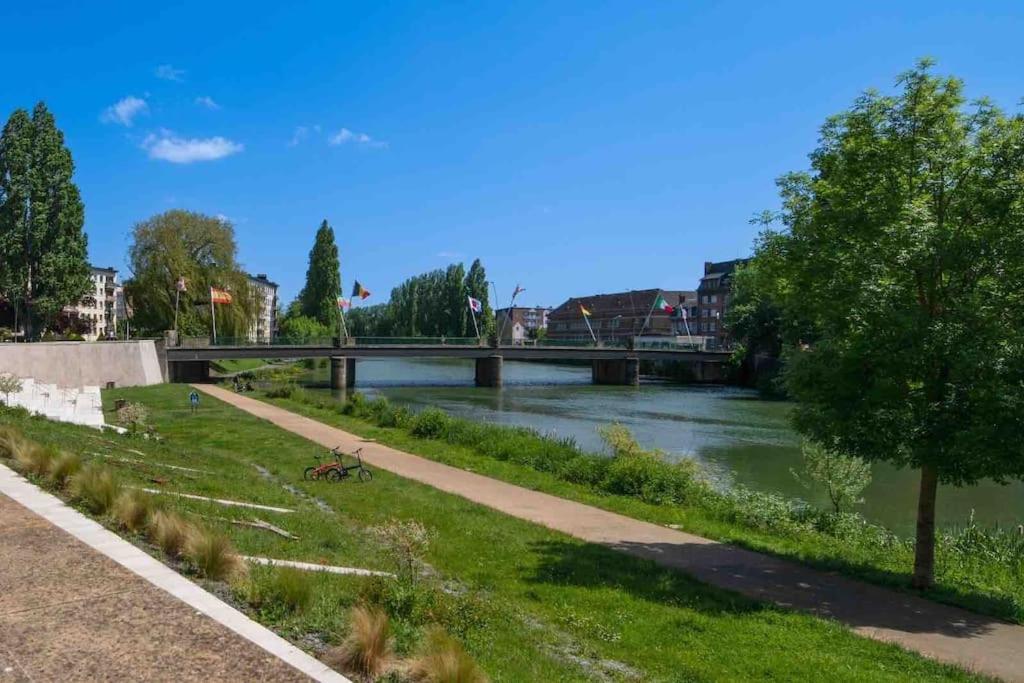 La Suite 7 Gite Urbain Charleville-Mézières エクステリア 写真